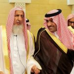 Le grand mufti d'Arabie Saoudite, Abdulaziz Ben Abdullah (à gauche). D. R.